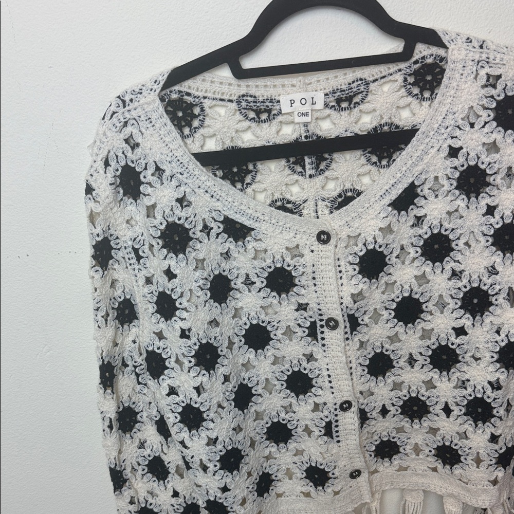 POL Crochet Cropped Cardigan in Cream and Black - Picture 7 of 12